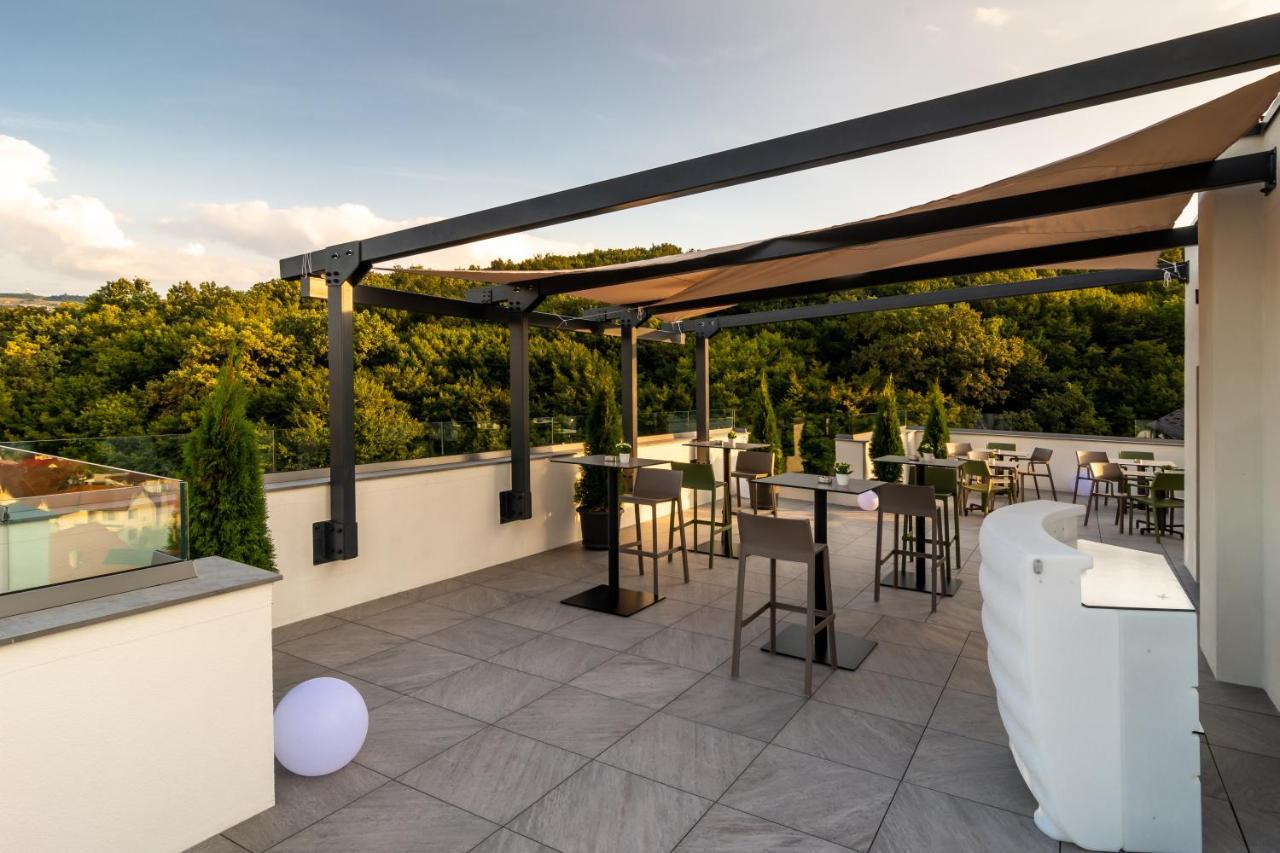 Aparthotel Nox Cluj Napoca Bagian luar foto