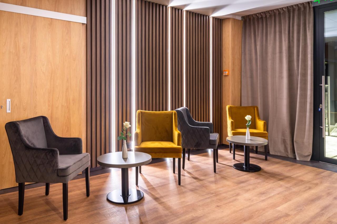 Aparthotel Nox Cluj Napoca Bagian luar foto